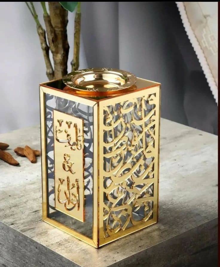 قطعة ديكور منفذة بالقص والحفر
